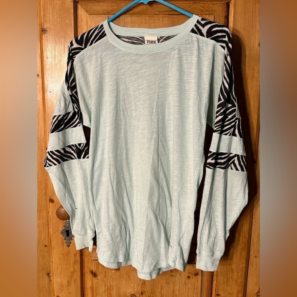 Pink Victoria's Secret Y2K Long Sleeve Tee in Light Green w/Zebra Accents Sz XS